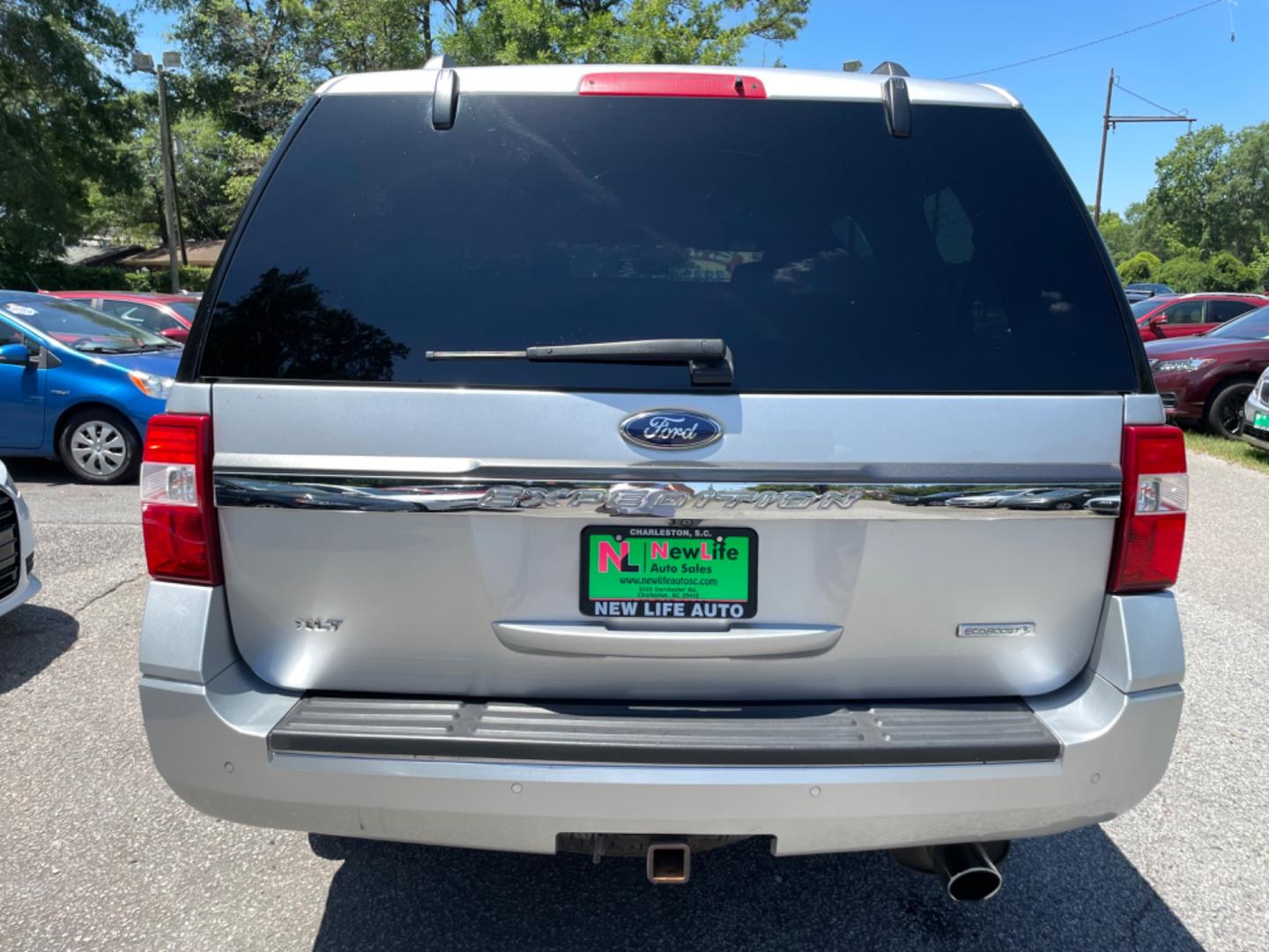 2016 SILVER FORD EXPEDITION XLT (1FMJU1HT5GE) with an 3.5L engine, Automatic transmission, located at 5103 Dorchester Rd., Charleston, SC, 29418-5607, (843) 767-1122, 36.245171, -115.228050 - Leather, Sunroof, CD/AUX/Sat/Bluetooth, Backup Camera, Power Everything (windows, locks, seats, mirrors), Power Liftgate, Rear Climate Control, Easy Fold Third Row, Keyless, Running Boards, Tow Package, Alloy Wheels. 149k miles Located at New Life Auto Sales! 2023 WINNER for Post & Courier's Charle - Photo#5